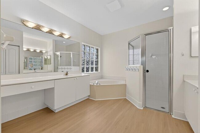 Building Photo - 6249 NW 78th Manor