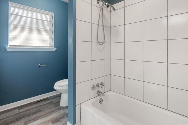 Building Photo - 5708 Alta Vista Dr