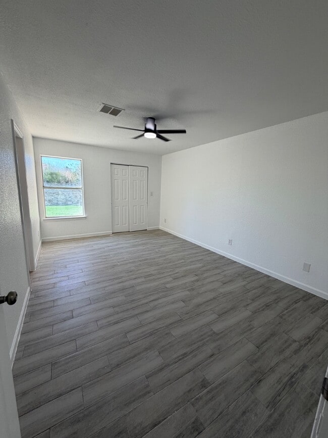 Building Photo - 5729 Saplinas Rd