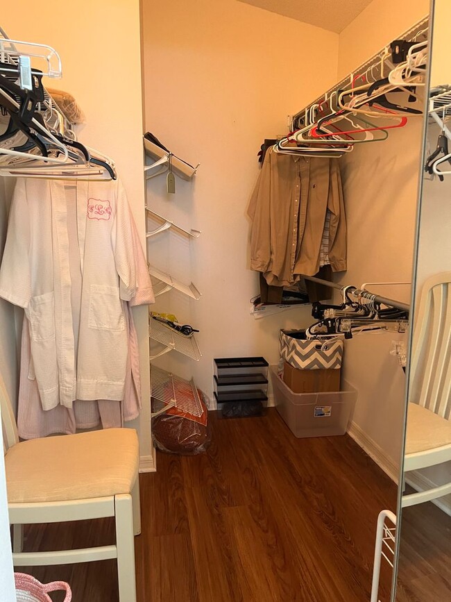 Building Photo - NEWLY LISTED 2BD/2BA/2CG Villa