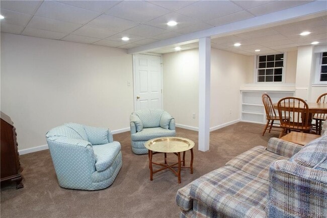 Building Photo - 44 Alder Rd