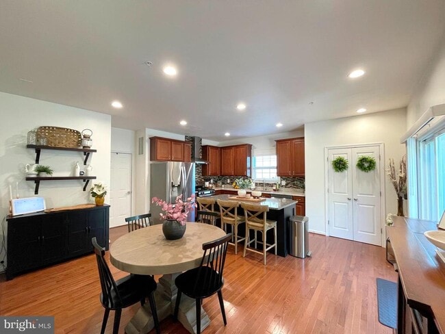 Building Photo - 519 Gate Dancer Ct