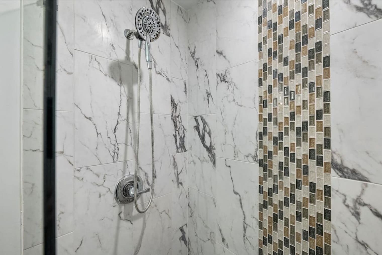 Building Photo - 18 W Elder St