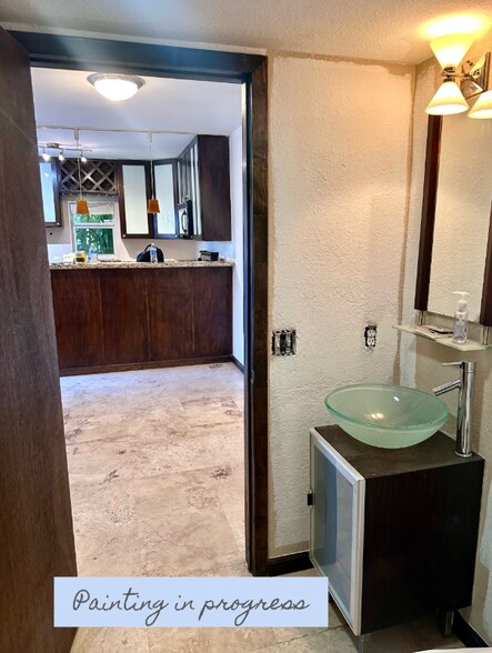 Building Photo - 2695 Albatross Rd N