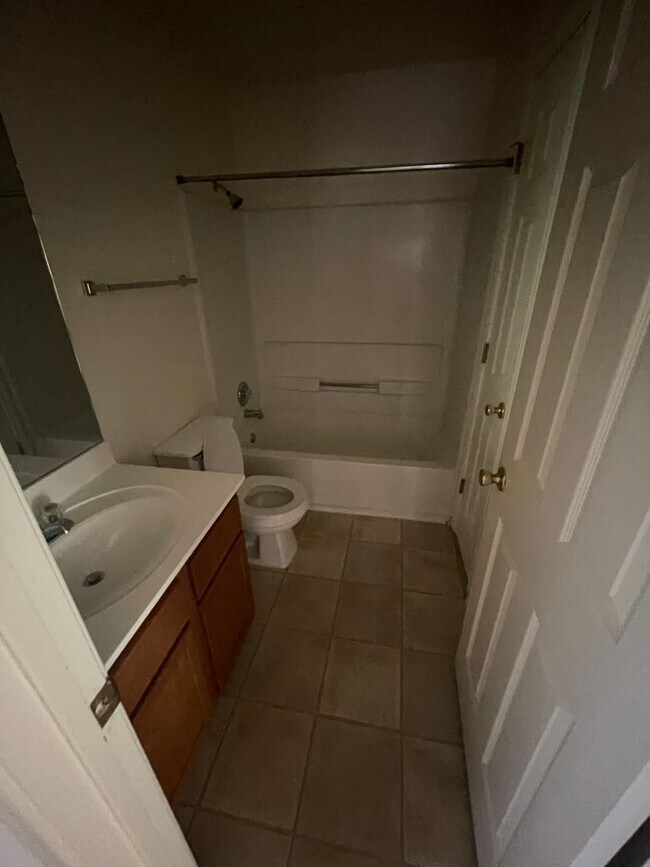 Building Photo - 1403 Diamond Bluff
