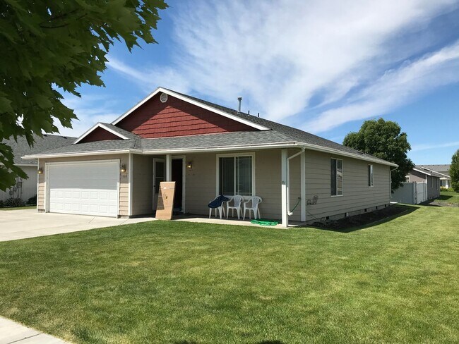 Building Photo - Home for Rent WSG Included!