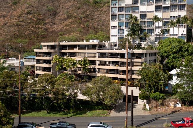 Primary Photo - Iolani Palms