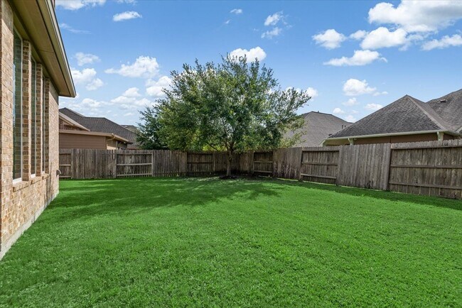 Building Photo - 11231 Dunstan Hill Dr