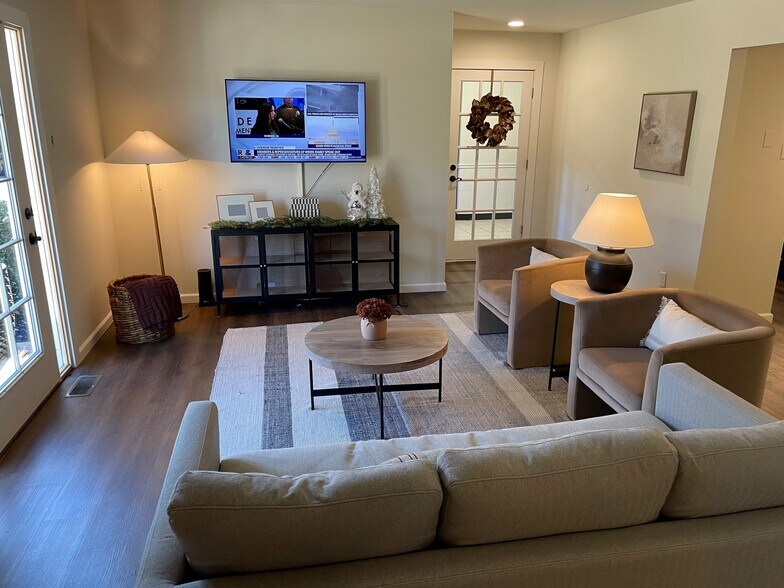 Forest Lake Apartments 207 Enchanted Pky Ballwin MO 63021 Apartment