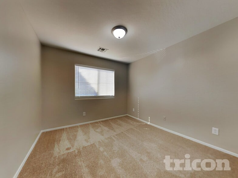 Building Photo - 17244 W Maui Ln