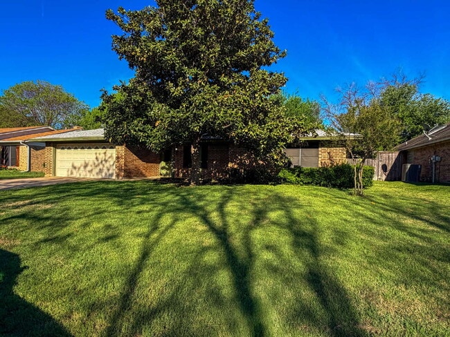 Building Photo - Charming 3-Bedroom Haven with Cozy Fireplace with Study in North Richland Hills!