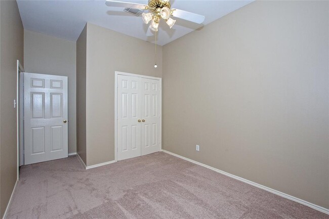 Building Photo - 7718 Trophy Pl Dr