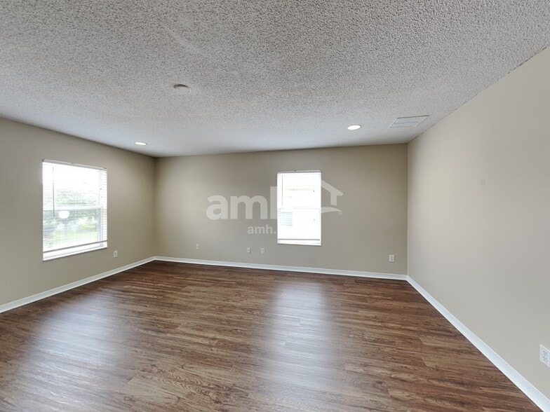 Building Photo - 15157 Perdido Dr