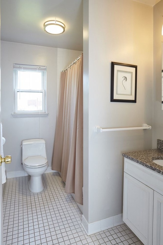 Building Photo - I 124-B Jackman Drive