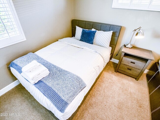 Building Photo - 2301 N 81st Pl