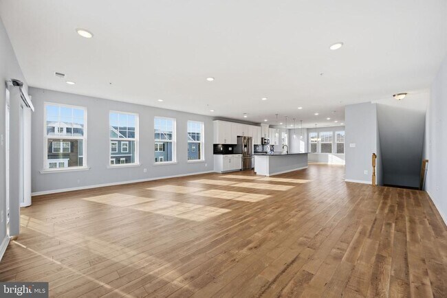 Building Photo - 9701 Tealbriar Dr