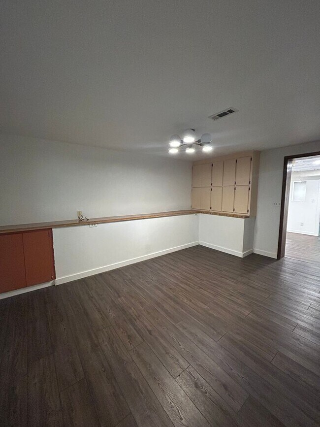 Building Photo - Charming 3-Bed Home in Bella Vista, AR