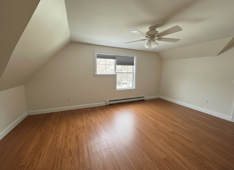 Building Photo - 1 Horseshoe Dr