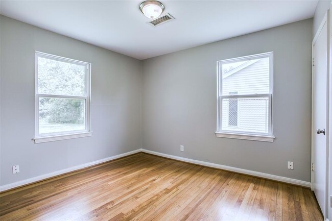 Building Photo - 8206 Montridge Dr