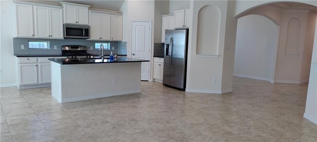 Building Photo - 100 Star Jasmine Cove