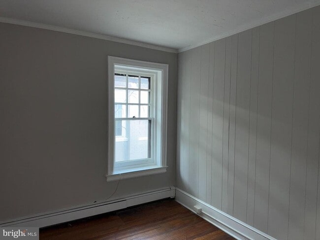 Building Photo - 645 E High St