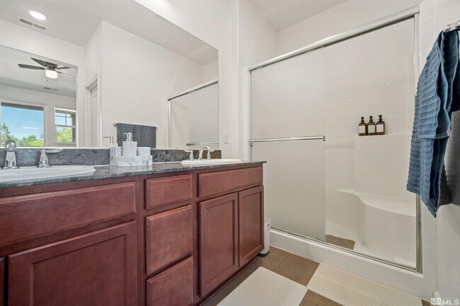 Building Photo - 2490 Eastshore Pl