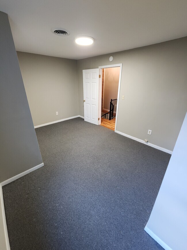 Building Photo - 661 Portland St