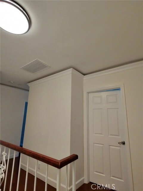 Building Photo - 427 Thompson Ave