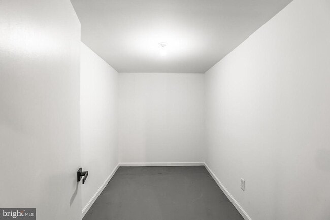 Building Photo - 313 Windsor Ct