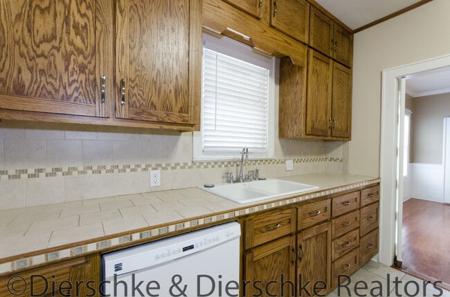 Building Photo - 1007 Austin St