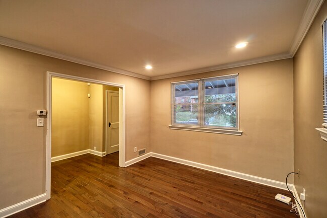 Building Photo - 28 54th St SE