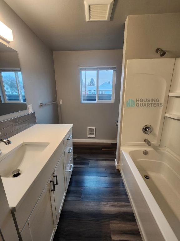 Building Photo - 12421 E Riverside Ave