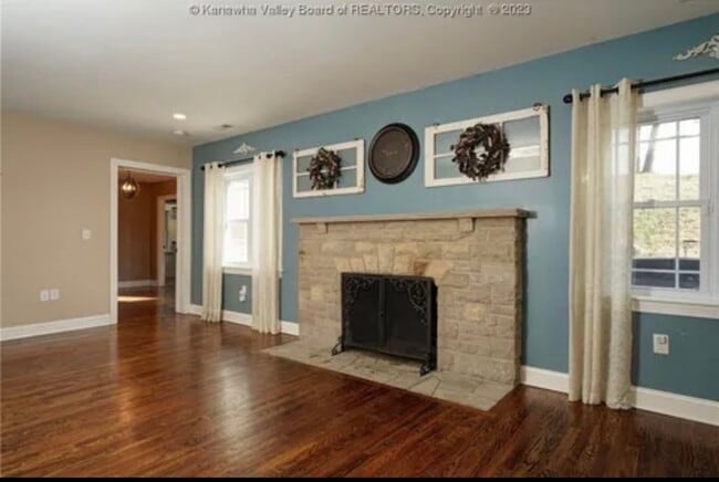 Building Photo - 204 Angel Terrace