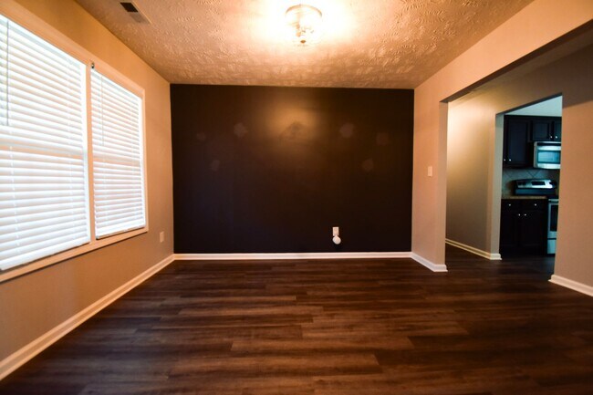 Building Photo - Coming Soon! 3 Bedroom 2 Bathroom- Pets Considered