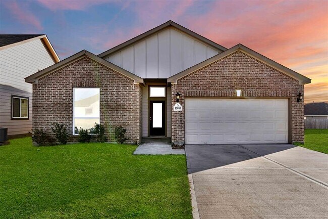 Primary Photo - 13010 Laura Lake Dr