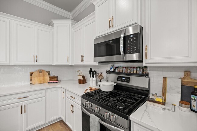 Building Photo - 212 Blaze Blvd