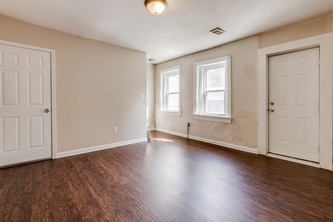 Building Photo - 2623 S 18th St