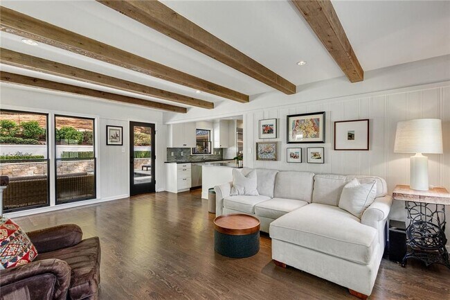 Building Photo - 1100 Kingston Dr NE