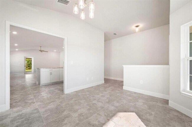 Building Photo - 5202 Vespera St