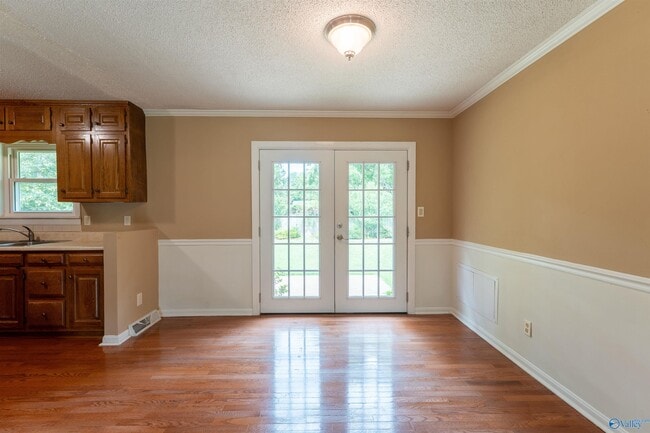 Building Photo - 612 Marion Dr