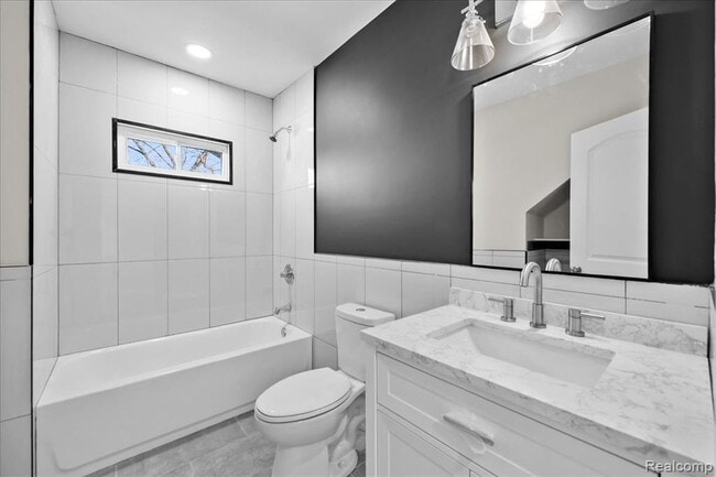 Building Photo - 16200 Parkside St