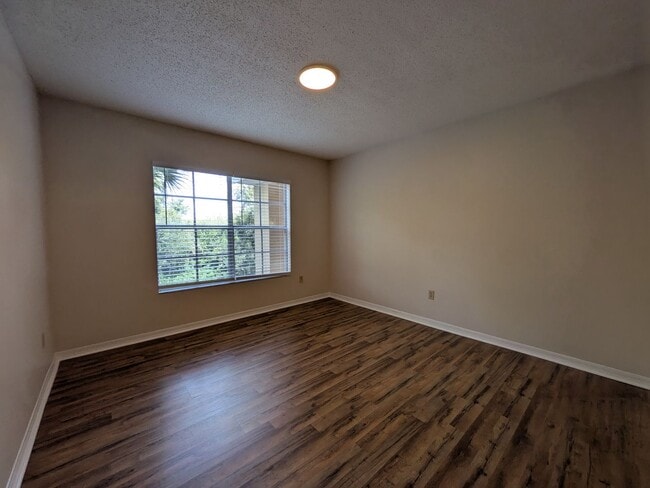 Building Photo - 3/2 Condo, Villas at Lakeside in Oveido