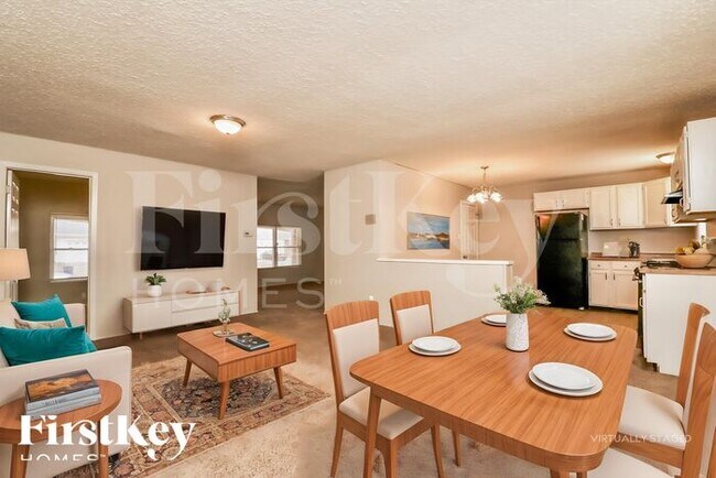 Building Photo - 6208 Silver Fox Dr