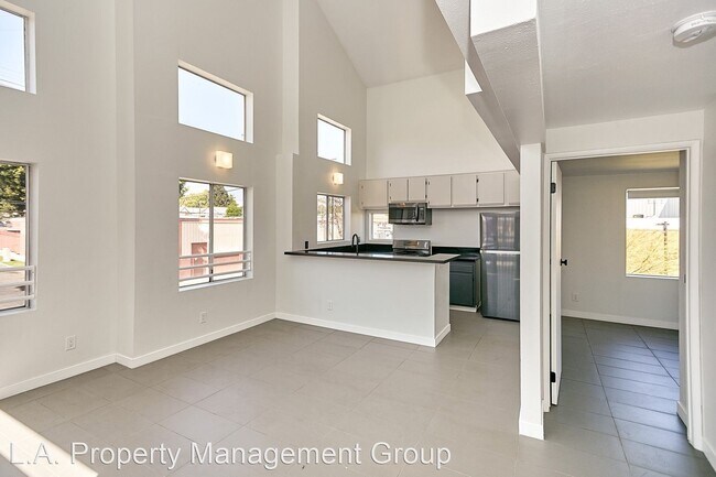 Building Photo - 2730 W Temple St