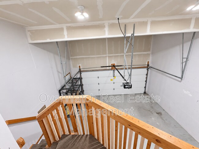 Building Photo - 4031 Lunar Dr