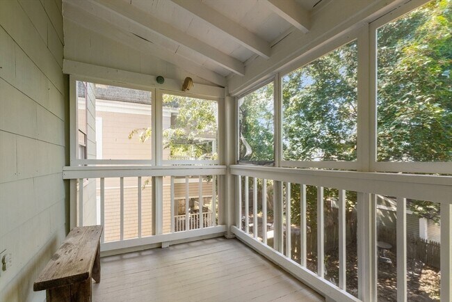 Building Photo - 105 Fayerweather St