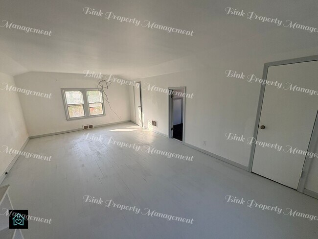 Building Photo - 17390 Waltham St