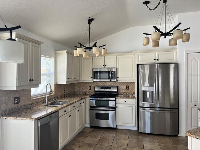 Building Photo - 12835 Standbridge Dr