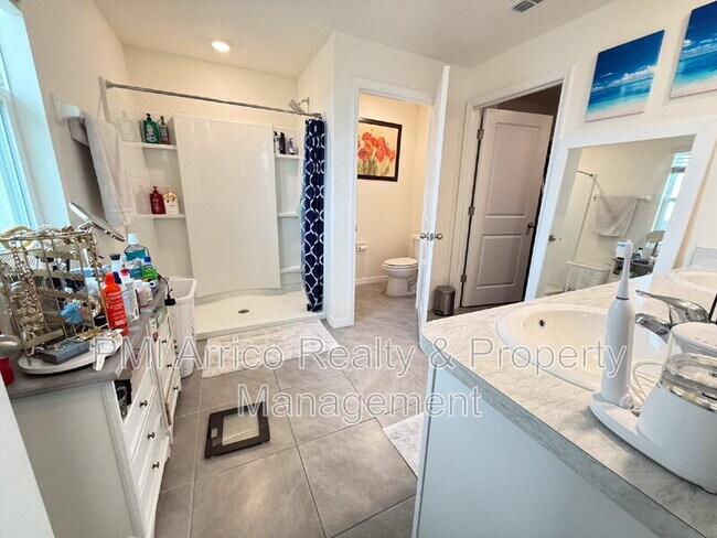 Building Photo - 10744 Chippewa Dr