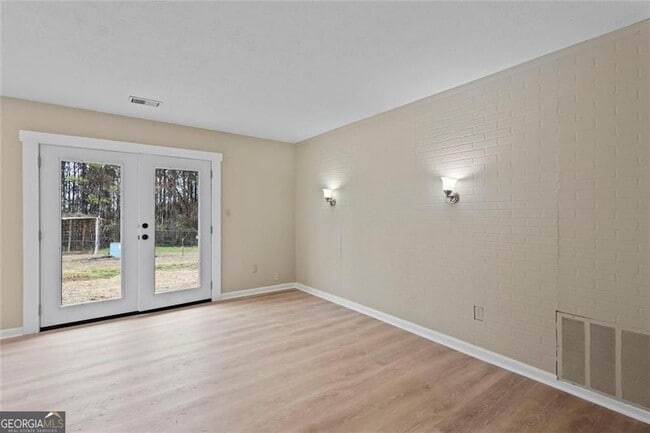 Building Photo - 1201 Shoreham Dr
